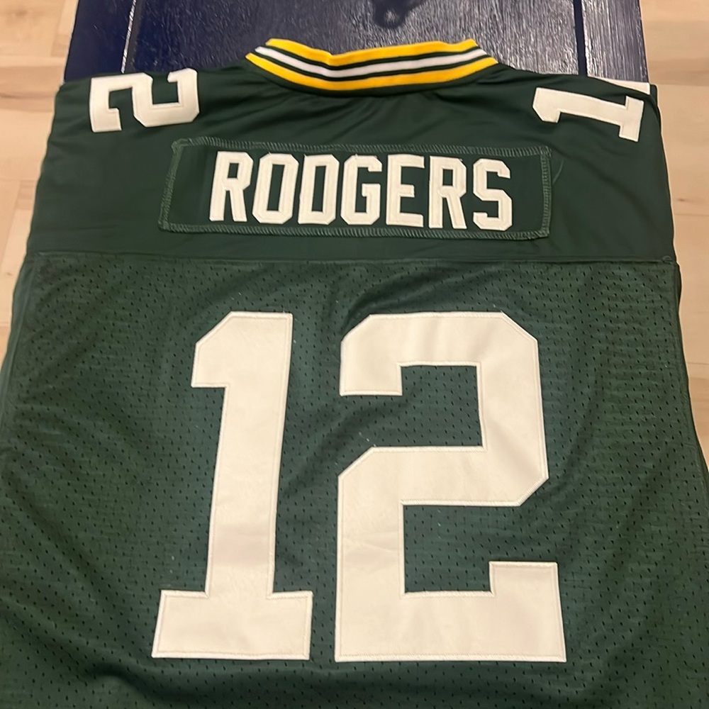 Aaron rodgers jersey size large